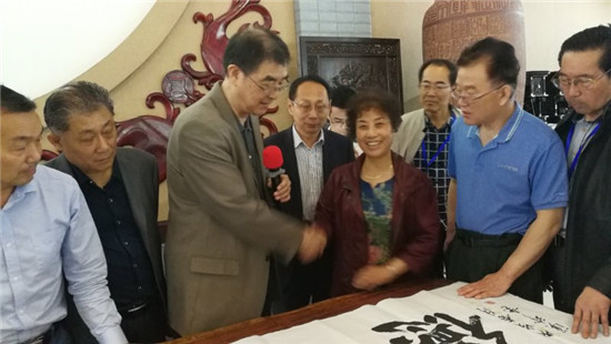 点评刘汉珍的书法作品.jpg
